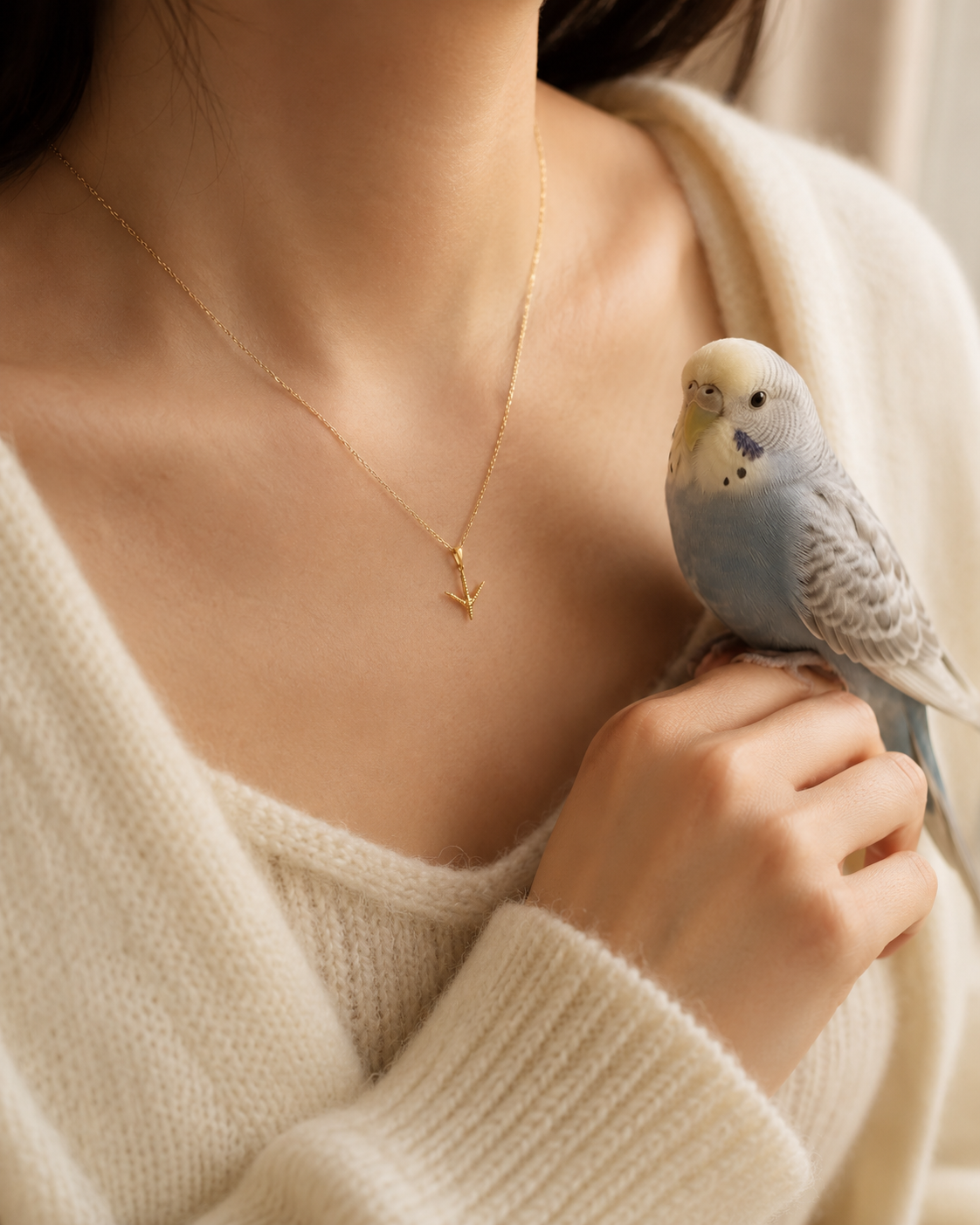 鳥の足跡ペンダント 着用イメージ